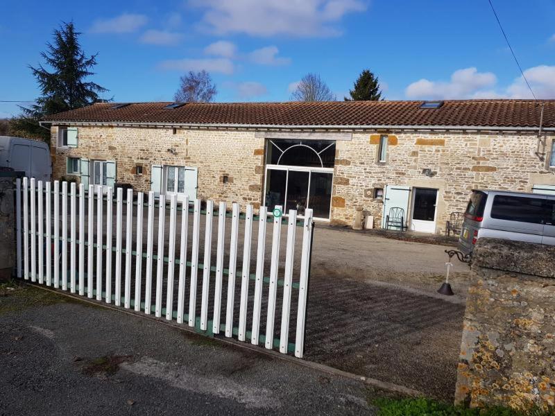 Le Pommier Chambre D'Hote Clussais-la-Pommeraie Exteriör bild