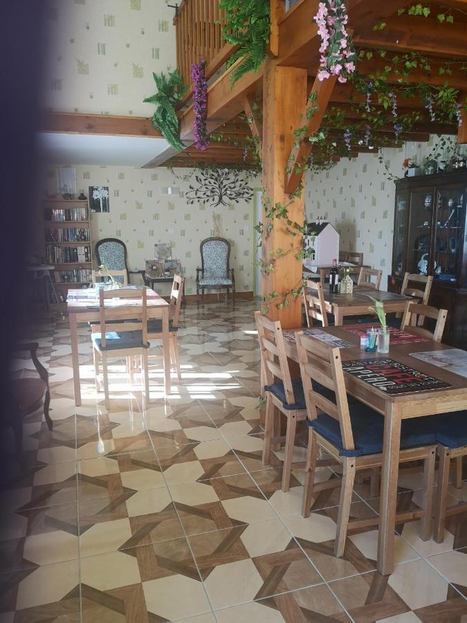 Le Pommier Chambre D'Hote Clussais-la-Pommeraie Exteriör bild